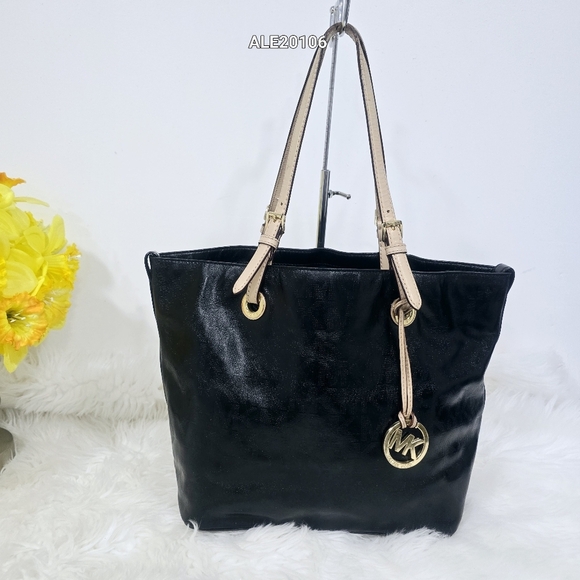 Michael Kors Black Tote Bag - Picture 1 of 11